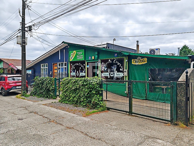 LOCAL COMERCIAL EXCELENTE UBICACION EN LLANQUIHUE