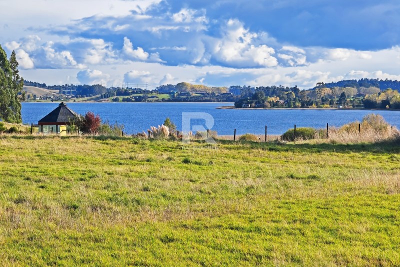 PARCELA VISTA DESPEJADA  LAGUNA PICHILAGUNA EN PUERTO WERNER