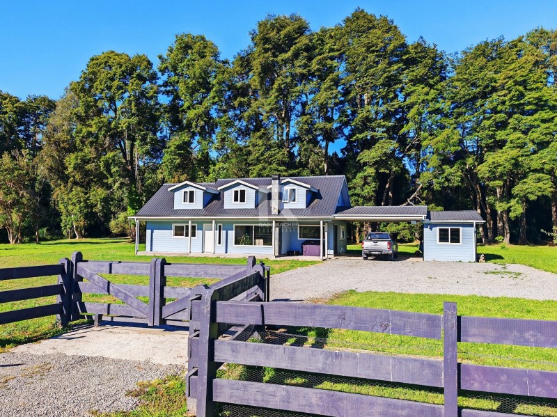 CASA EN CONDOMINIO, CON BOSQUE Y RIO, EN FRUTILLAR ALTO CASA EN CONDOMINIO, CON BOSQUE Y RIO, EN FRUTILLAR ALTO